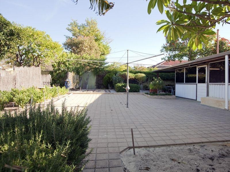 102 Walderton Avenue, Balga WA 6061