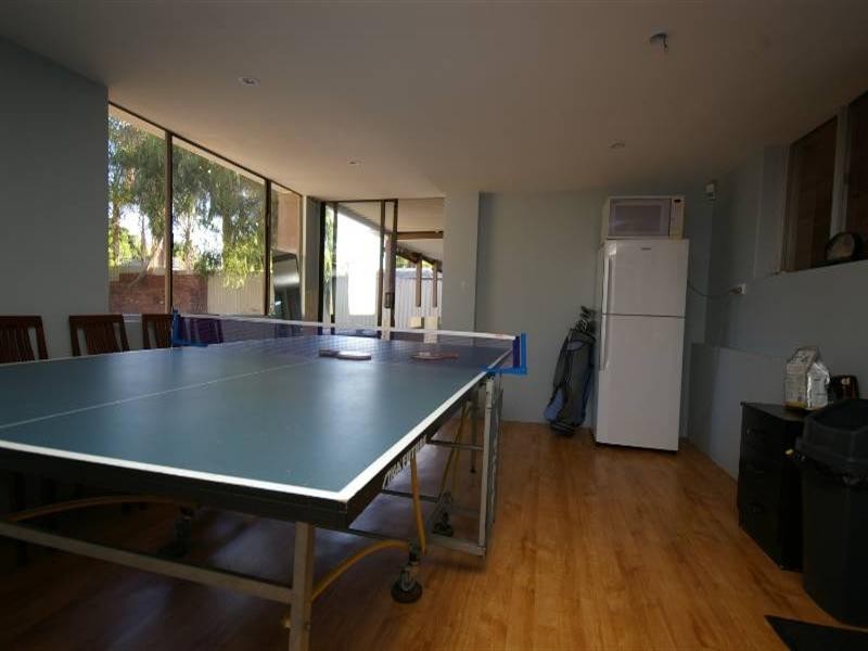 18 Harford Way, Girrawheen WA 6064