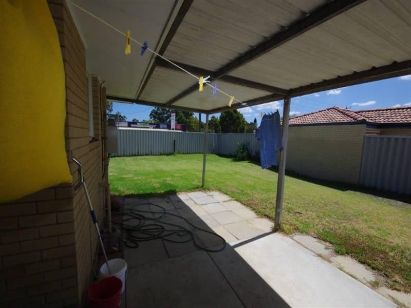 1 Meakers Way, Girrawheen WA 6064