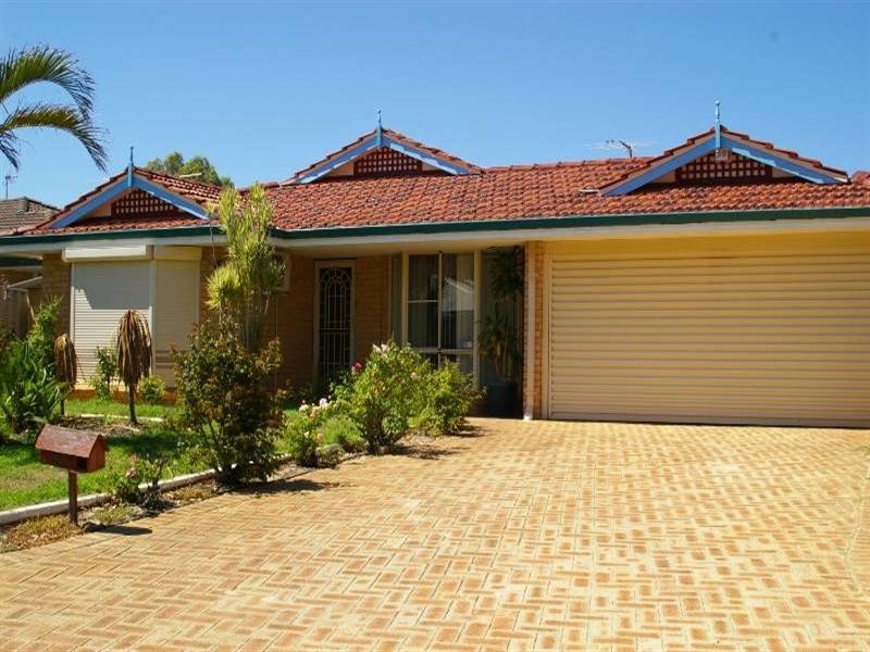 14 Uluru Gardens, Ballajura WA 6066
