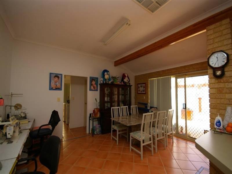 14 Uluru Gardens, Ballajura WA 6066