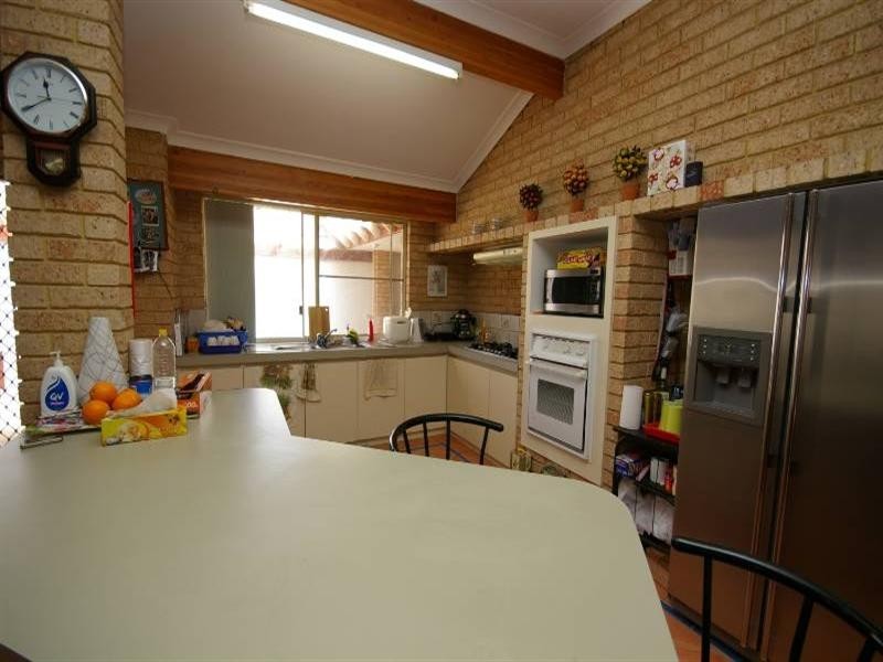 14 Uluru Gardens, Ballajura WA 6066