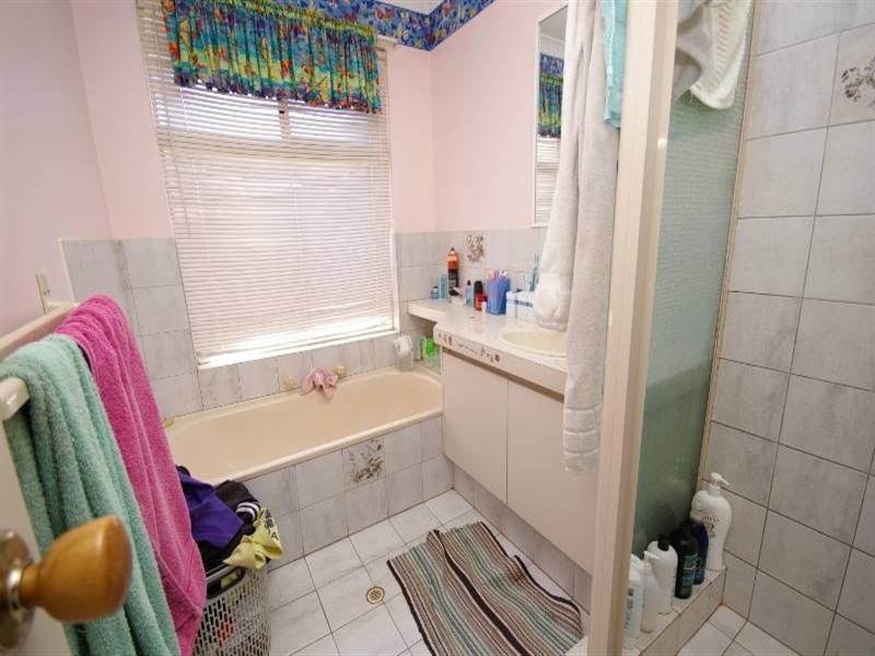 14 Uluru Gardens, Ballajura WA 6066