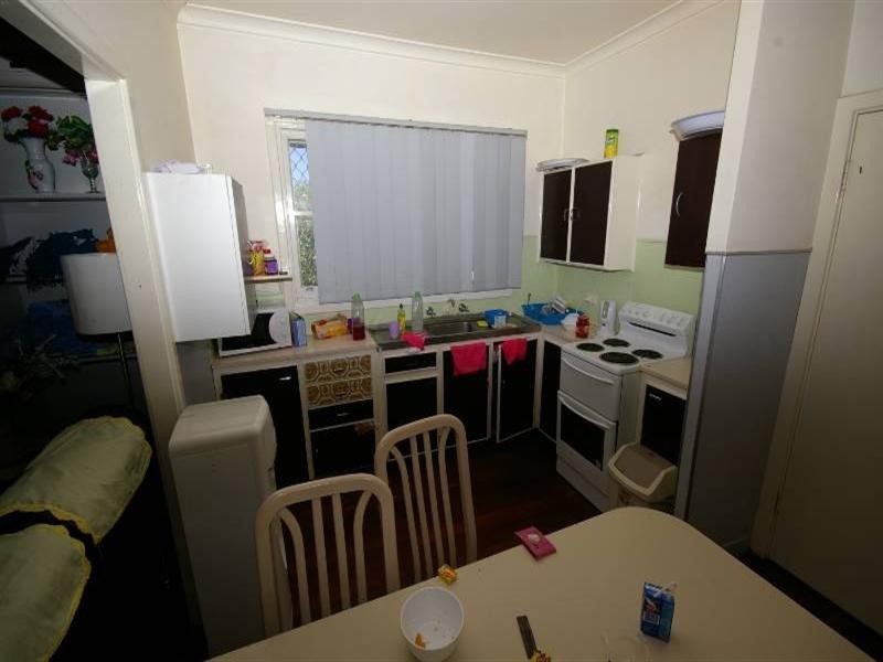 10 Fernhurst Crescent, Balga WA 6061