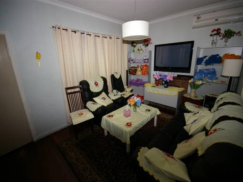 10 Fernhurst Crescent, Balga WA 6061