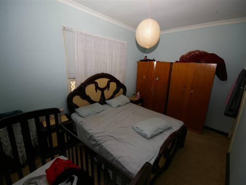 10 Fernhurst Crescent, Balga WA 6061