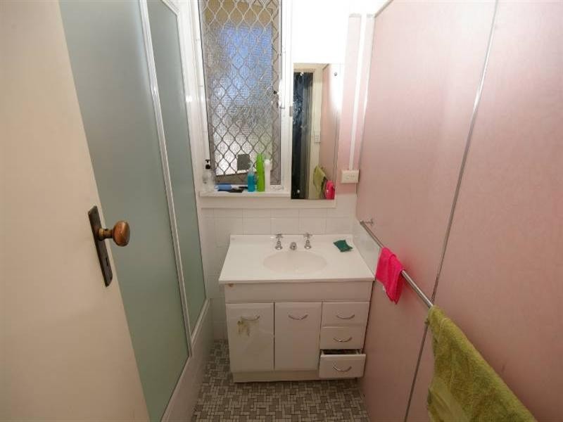 10 Fernhurst Crescent, Balga WA 6061