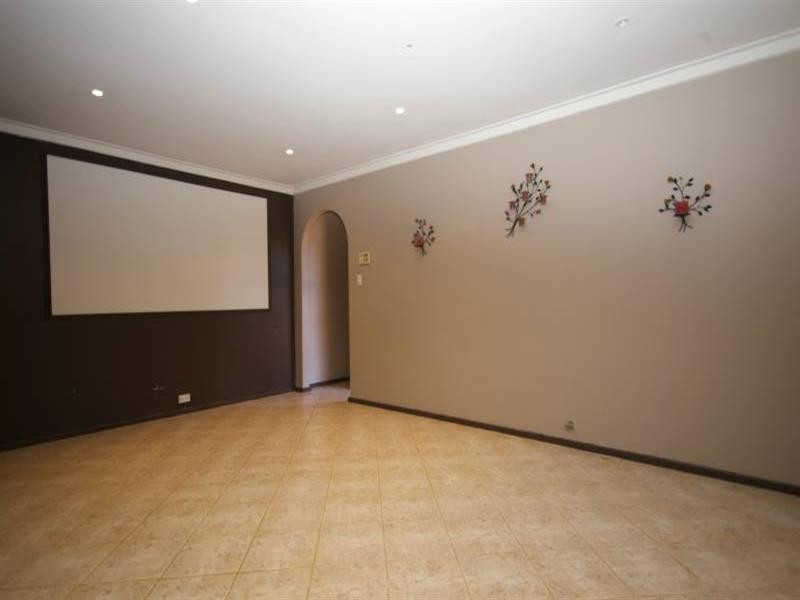 39 Amberton Avenue, Girrawheen WA 6064