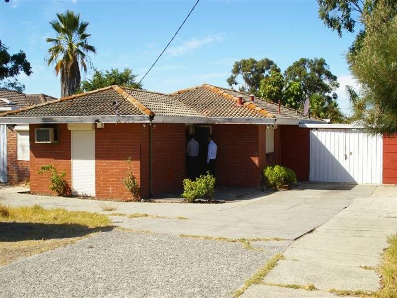 4 Chataway Road, Girrawheen WA 6064