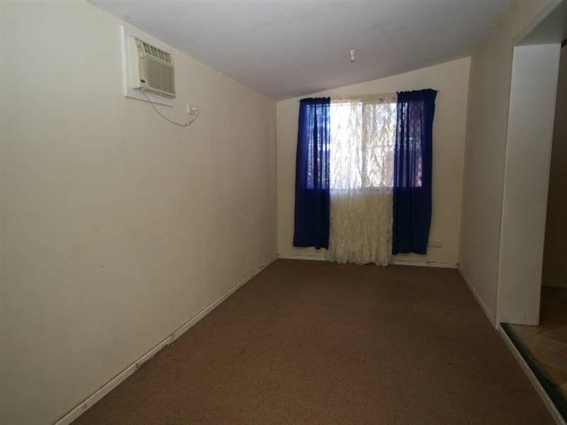 4 Chataway Road, Girrawheen WA 6064