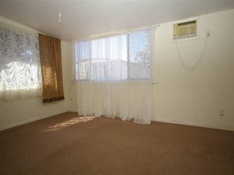 4 Chataway Road, Girrawheen WA 6064