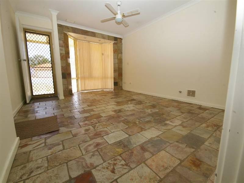 9 Beeston Crescent, Marangaroo WA 6064