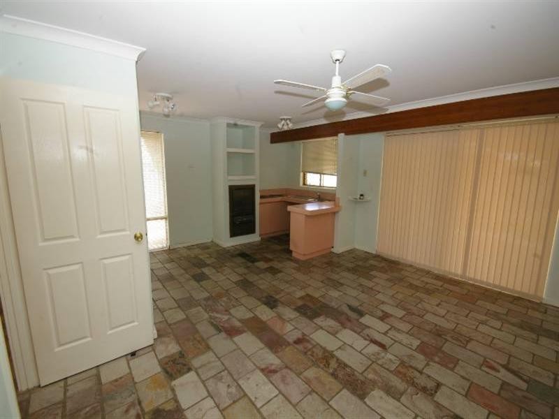 9 Beeston Crescent, Marangaroo WA 6064