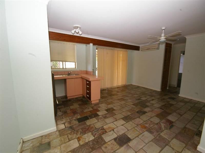 9 Beeston Crescent, Marangaroo WA 6064