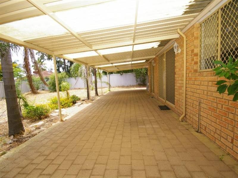 9 Beeston Crescent, Marangaroo WA 6064