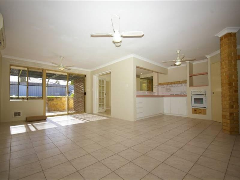 11 Farnell Place, Alexander Heights WA 6064