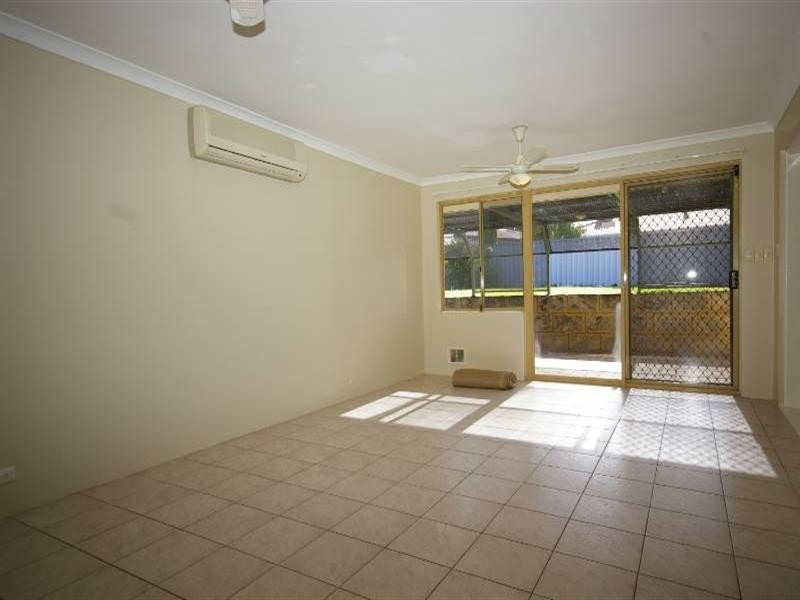 11 Farnell Place, Alexander Heights WA 6064