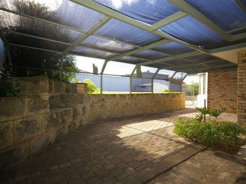 11 Farnell Place, Alexander Heights WA 6064