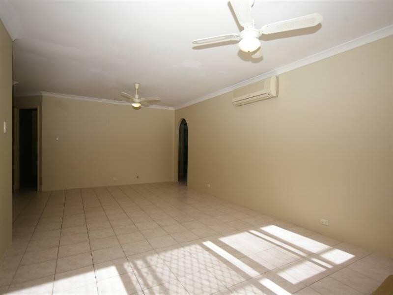 11 Farnell Place, Alexander Heights WA 6064