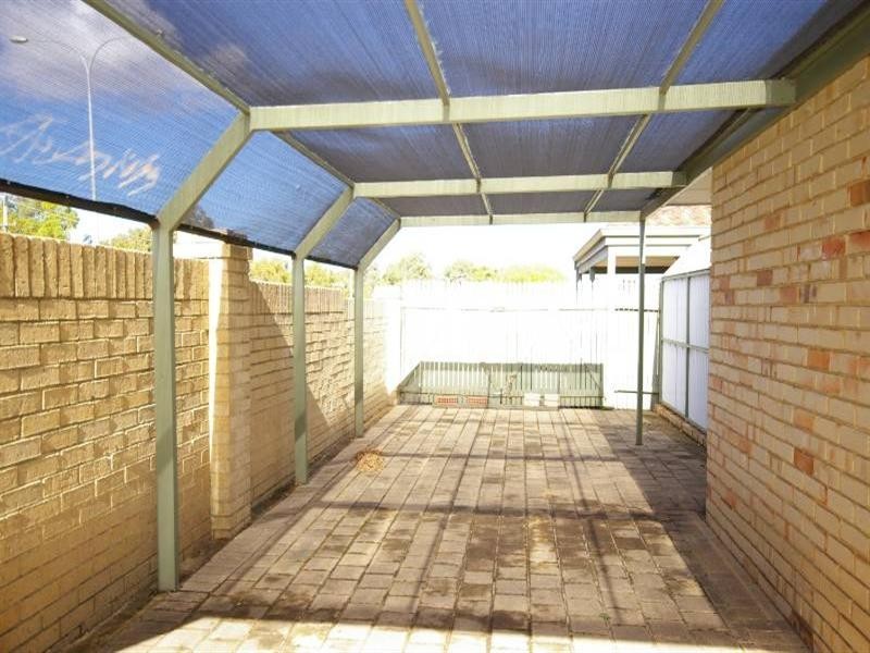 11 Farnell Place, Alexander Heights WA 6064