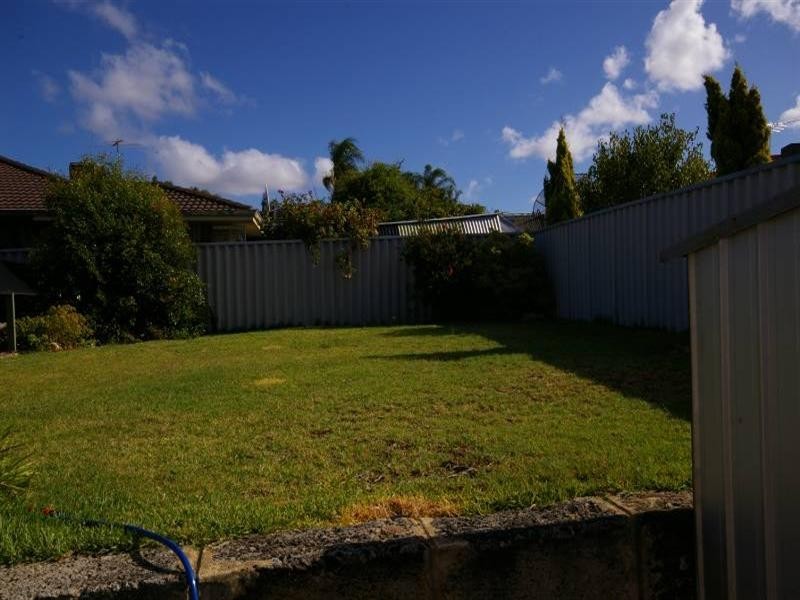 11 Farnell Place, Alexander Heights WA 6064