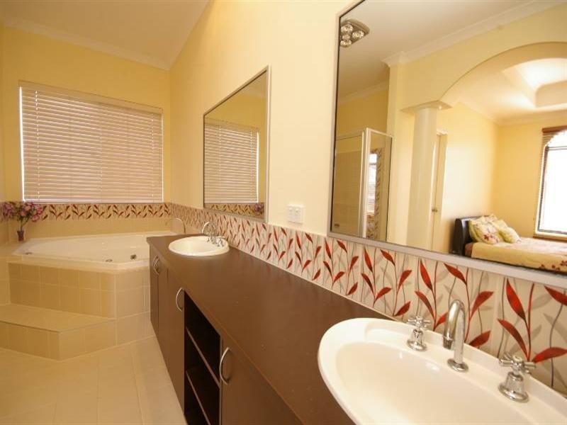 67 Oakhill Heights, Ellenbrook WA 6069