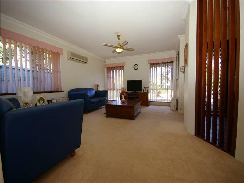 6b Caroline Green, Marangaroo WA 6064