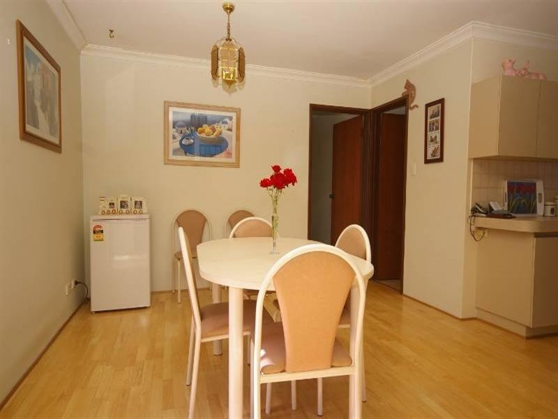 6b Caroline Green, Marangaroo WA 6064