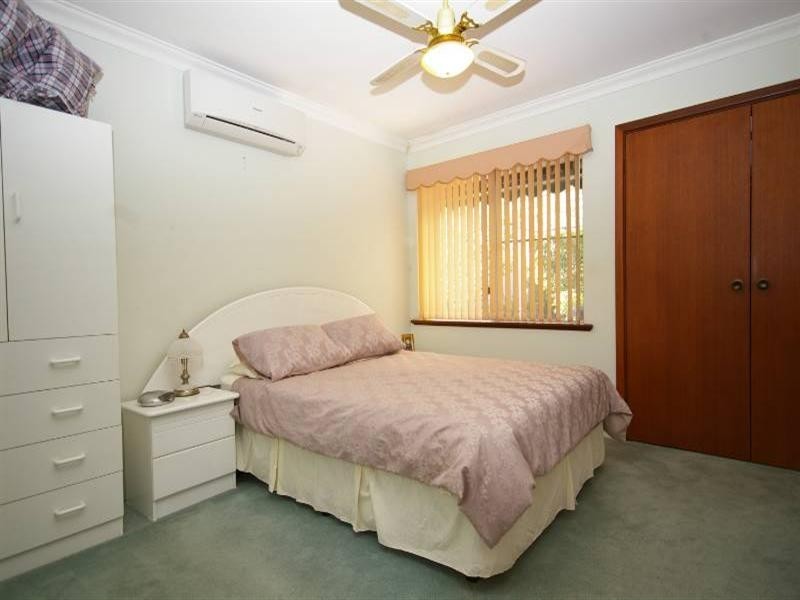 6b Caroline Green, Marangaroo WA 6064