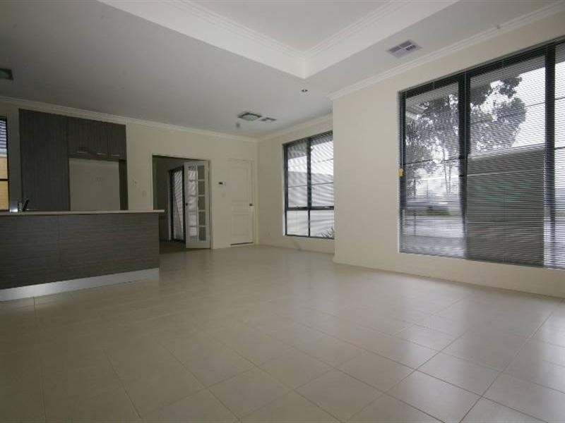 6 Turkich Place, Aveley WA 6069