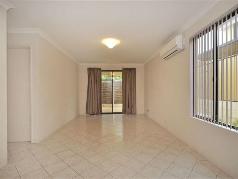 7b Robertsbridge Road, Nollamara WA 6061