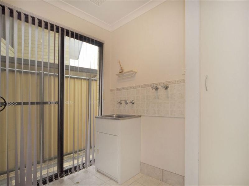 7b Robertsbridge Road, Nollamara WA 6061