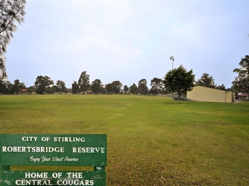 7b Robertsbridge Road, Nollamara WA 6061