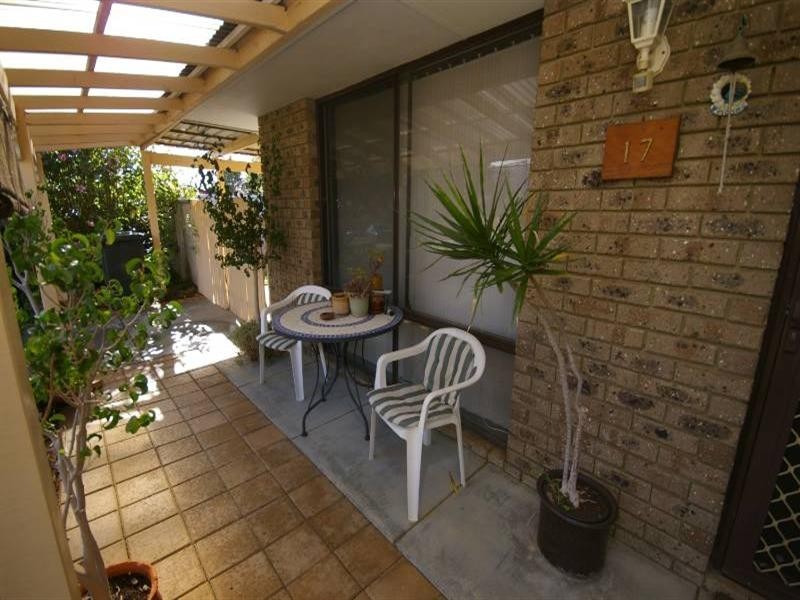 17 Chenile Mews, Mirrabooka WA 6061