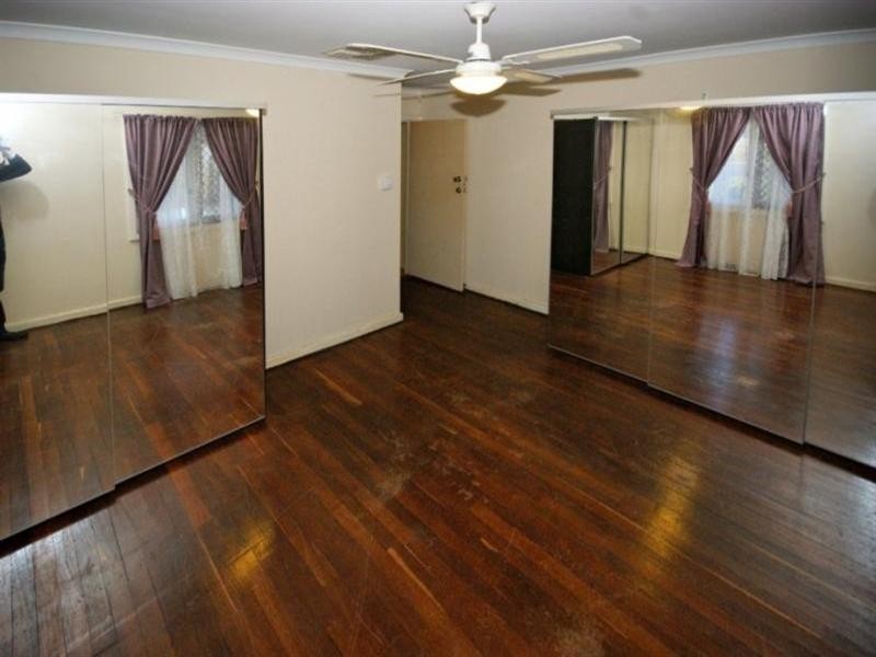 2 Mercer Way, Balga WA 6061