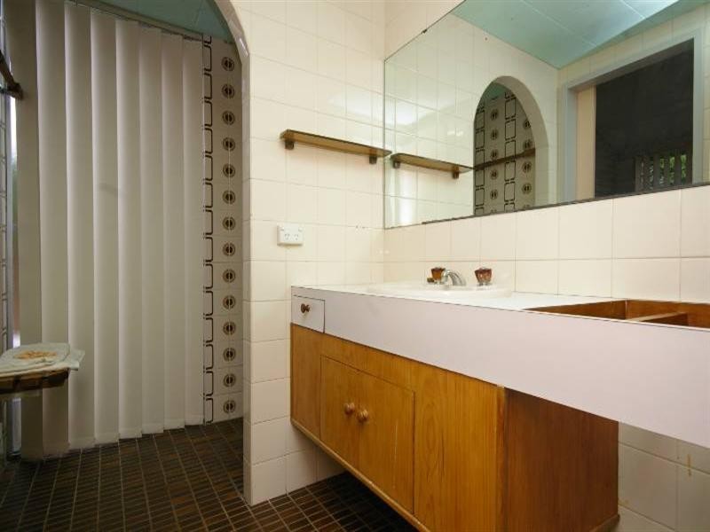 3 Parin Road, Marangaroo WA 6064