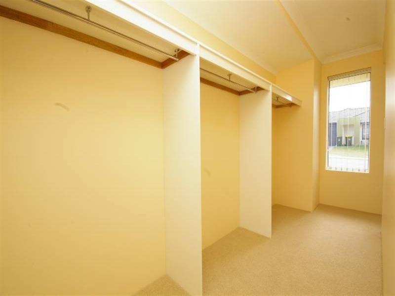 10 Paris Gardens, Hocking WA 6065