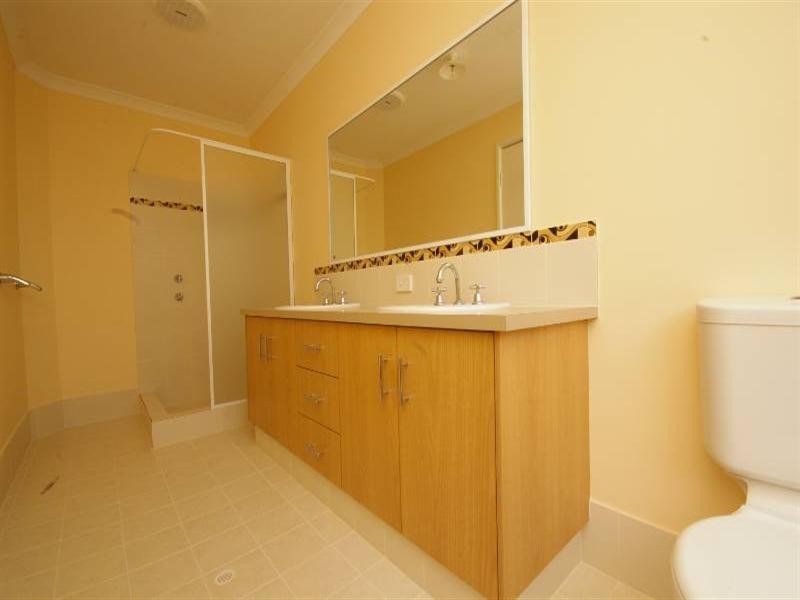 10 Paris Gardens, Hocking WA 6065