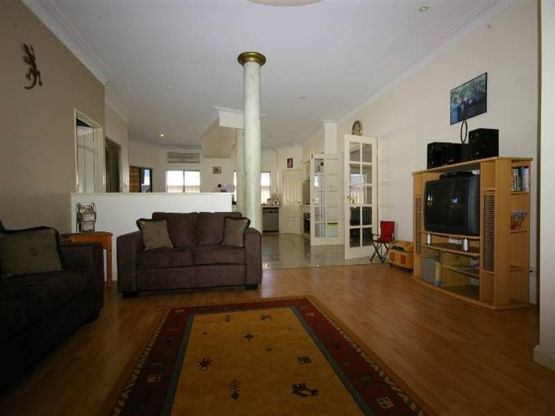 4 Zeus Avenue, Madeley WA 6065