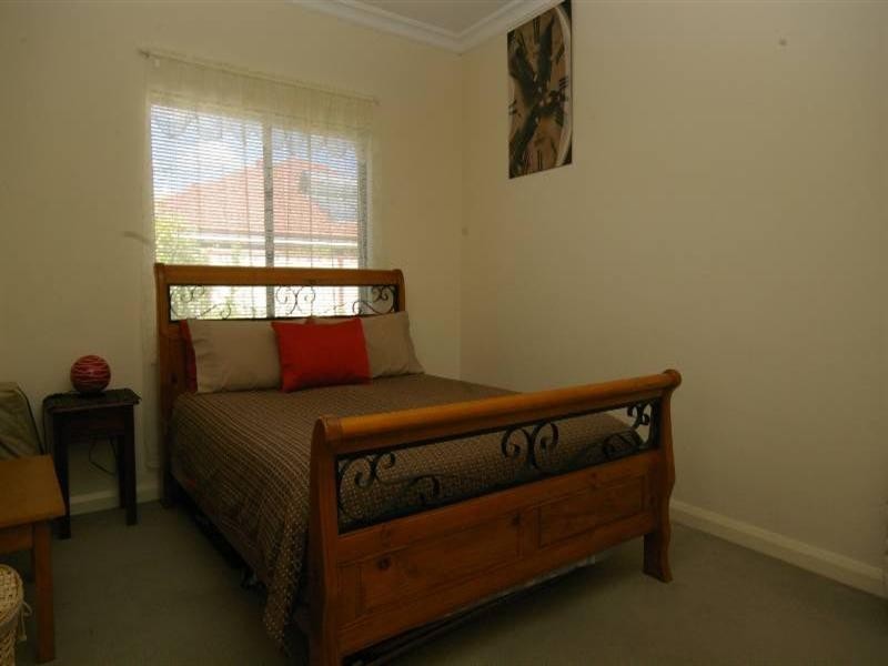 4 Zeus Avenue, Madeley WA 6065