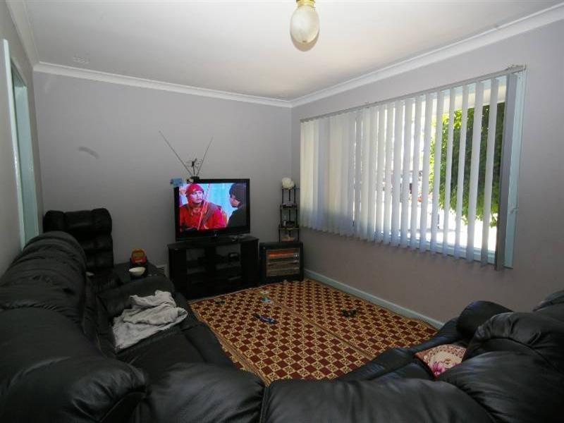 27 Wardlow Way, Balga WA 6061