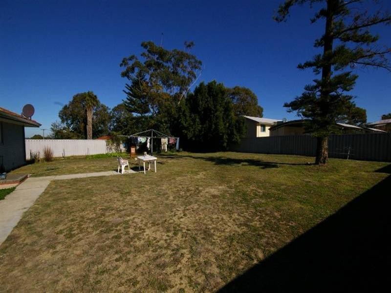 27 Wardlow Way, Balga WA 6061