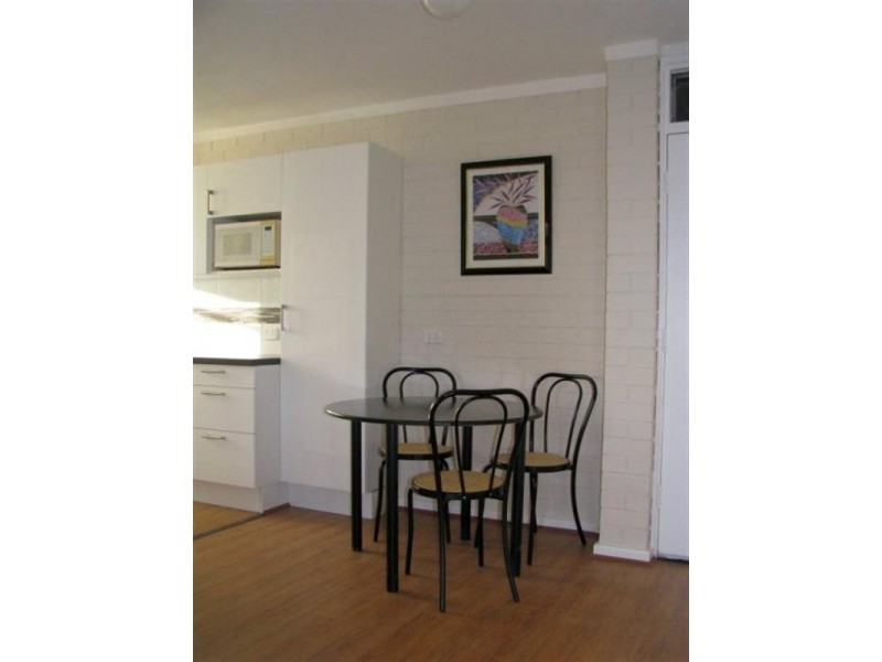 2/38 Waterloo Crescent, East Perth WA 6004