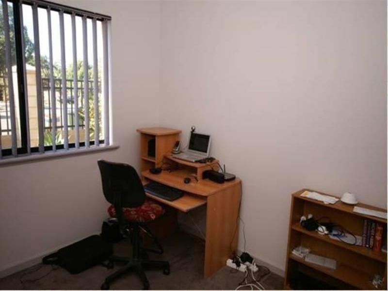 9a May Court, Nollamara WA 6061