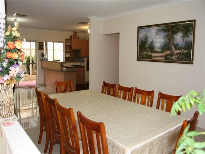 21 Russell Road, Madeley WA 6065