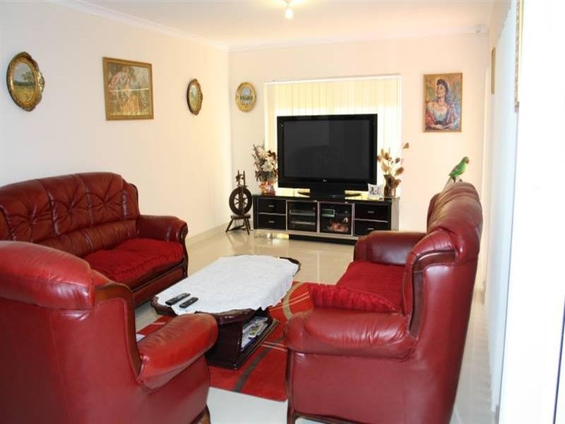 21 Russell Road, Madeley WA 6065