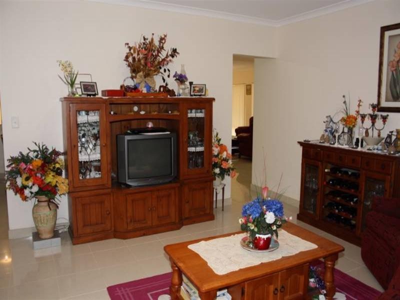 21 Russell Road, Madeley WA 6065