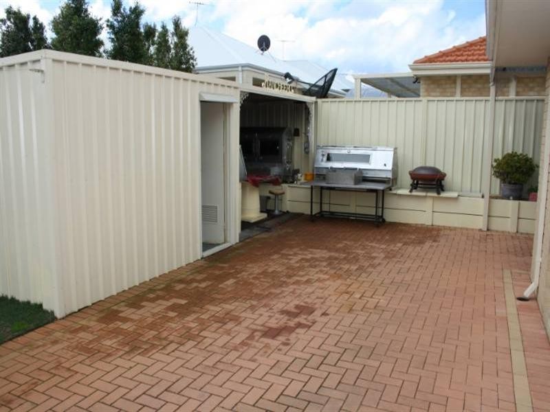 21 Russell Road, Madeley WA 6065