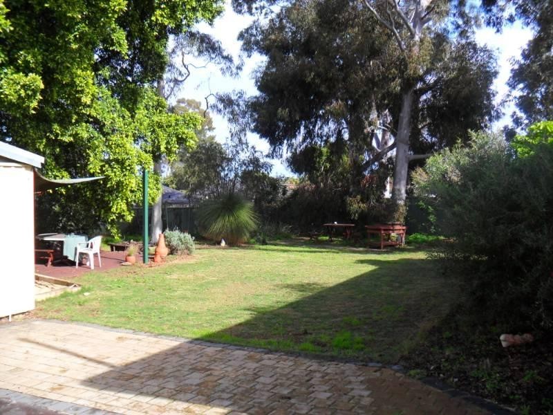 6 Fernhurst Crescent, Balga WA 6061