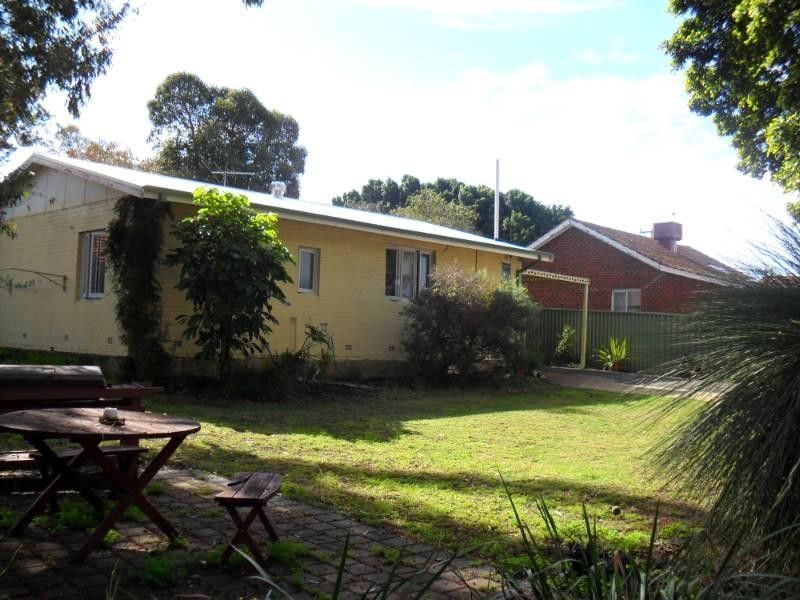 6 Fernhurst Crescent, Balga WA 6061